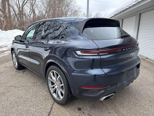 2024 Porsche Cayenne Base
