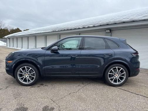 2024 Porsche Cayenne Base