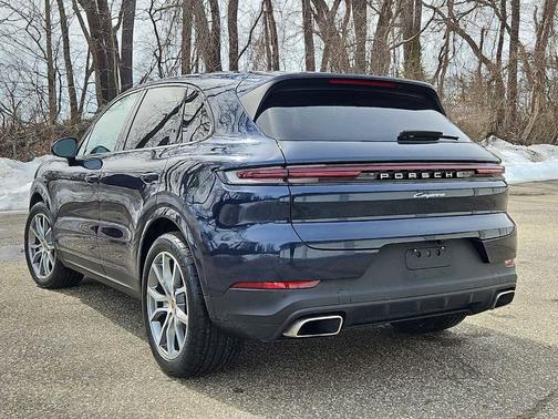 2024 Porsche Cayenne Base