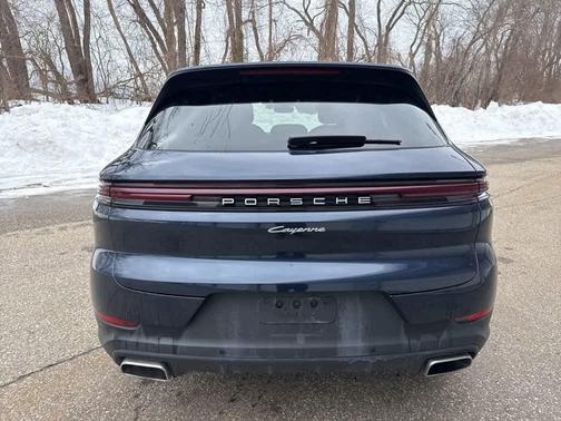 2024 Porsche Cayenne Base