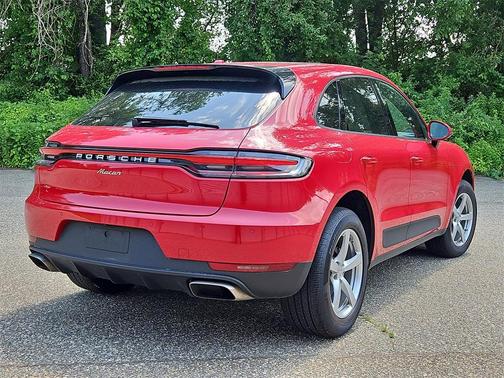 2021 Porsche Macan Base
