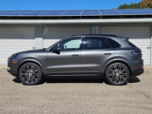2026 Porsche Cayenne AWD