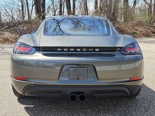 Aventurine Green Metallic 2025 Porsche 718 Cayman STYLE EDITION