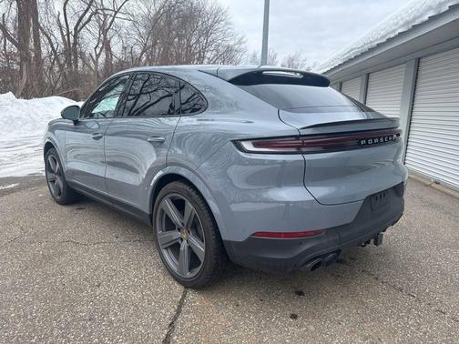 2024 Porsche Cayenne AWD