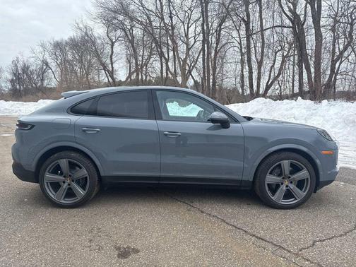 2024 Porsche Cayenne AWD