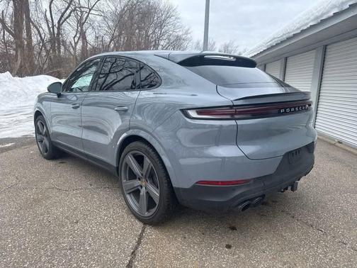 2024 Porsche Cayenne AWD