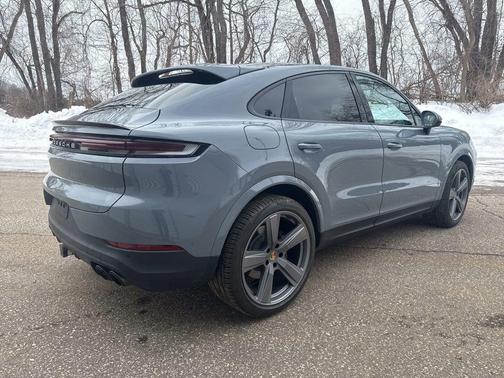 2024 Porsche Cayenne AWD