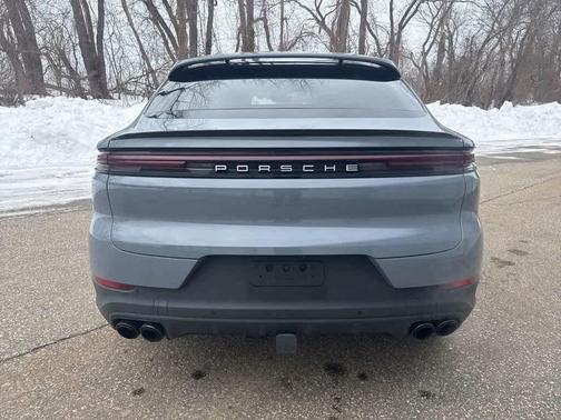 2024 Porsche Cayenne AWD