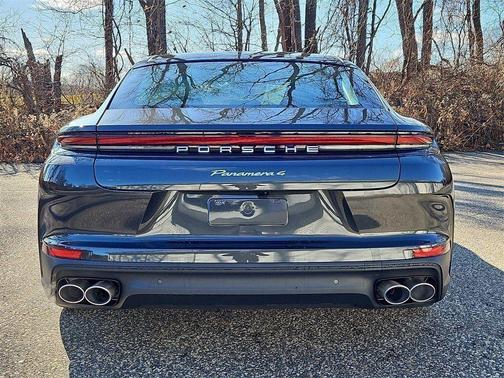 Volcano Grey Metallic 2026 Porsche Panamera 4