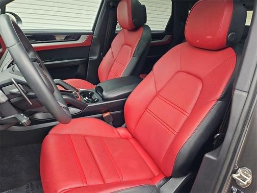 2025 Porsche Cayenne Base