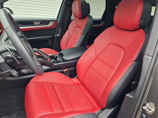 2025 Porsche Cayenne Base
