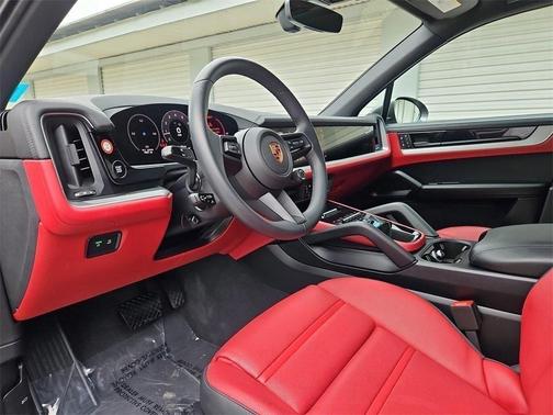 2025 Porsche Cayenne Base