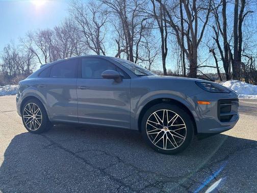 2025 Porsche Cayenne AWD