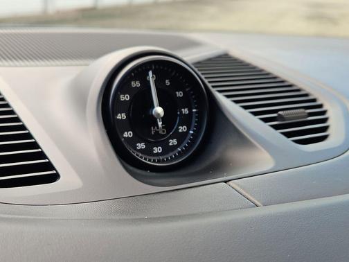 Arctic Grey 2025 Porsche Cayenne AWD