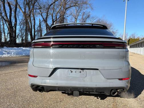 2025 Porsche Cayenne AWD