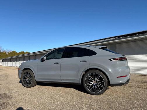 Arctic Grey 2025 Porsche Cayenne AWD