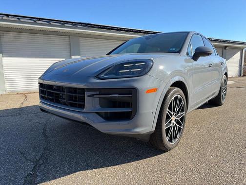 2025 Porsche Cayenne AWD