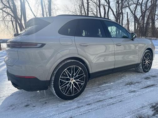 2025 Porsche Cayenne Base
