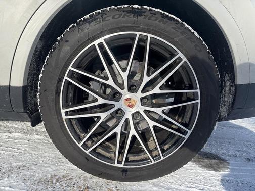 2025 Porsche Cayenne Base