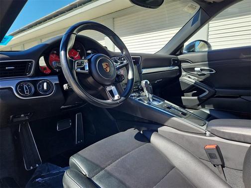 2017 Porsche 911 Carrera 4S