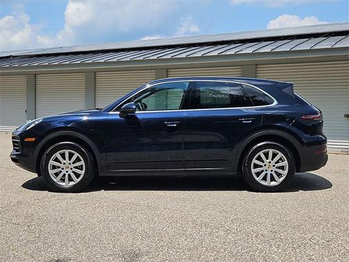 2021 Porsche Cayenne Base