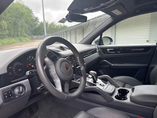2021 Porsche Cayenne Base