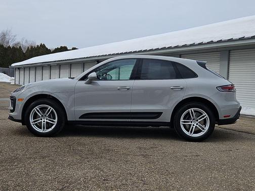 2025 Porsche Macan 