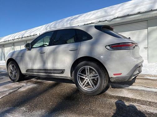 2025 Porsche Macan T