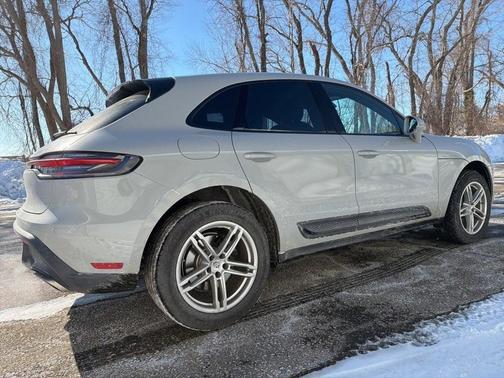2025 Porsche Macan T