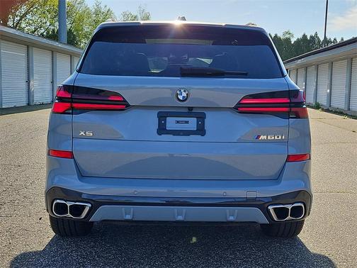 2024 BMW X5 M60i