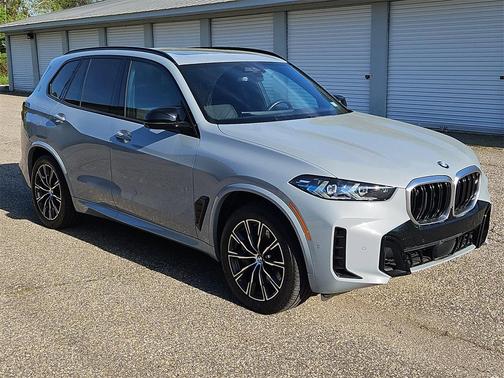 2024 BMW X5 M60i