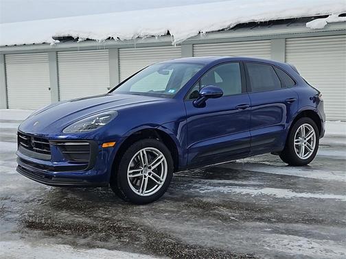 2024 Porsche Macan Base (PDK)
