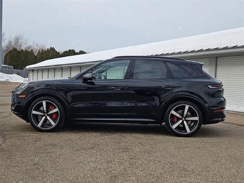 2025 Porsche Cayenne S