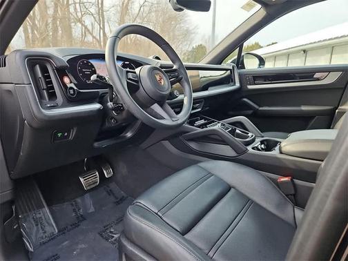 2025 Porsche Cayenne S