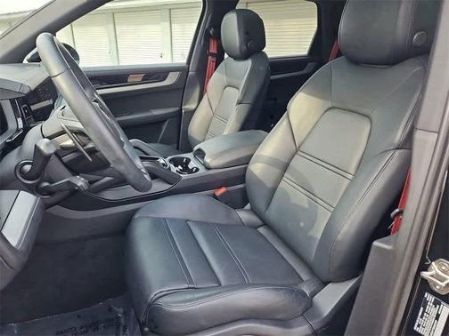 2025 Porsche Cayenne S