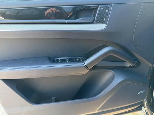 2025 Porsche Cayenne S