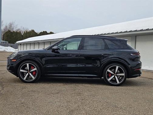 2025 Porsche Cayenne S