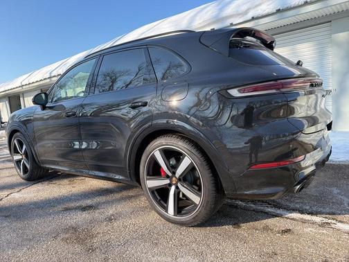 2025 Porsche Cayenne S