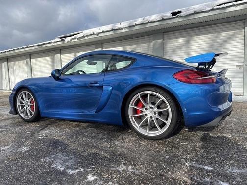 2016 Porsche Cayman GT4