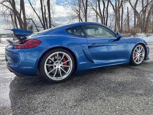 2016 Porsche Cayman GT4