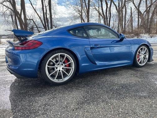 2016 Porsche Cayman GT4