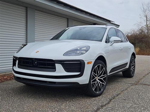2026 Porsche Macan Base