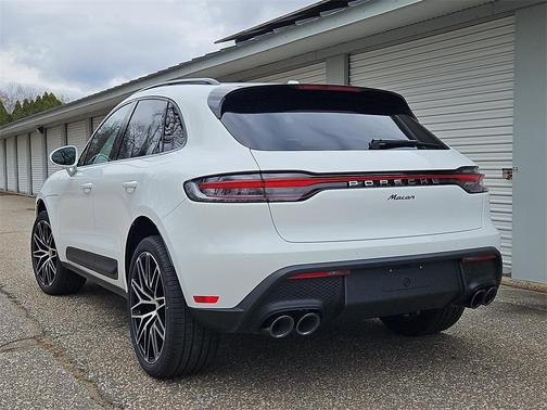 2026 Porsche Macan Base