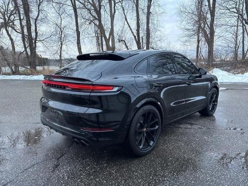 2024 Porsche Cayenne Turbo