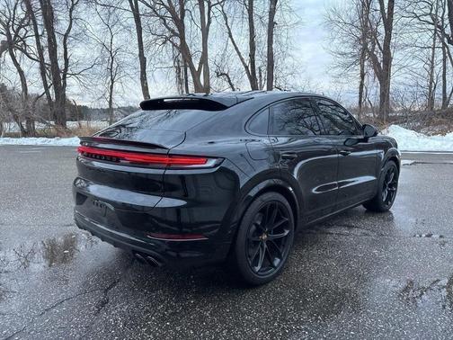 2024 Porsche Cayenne Turbo