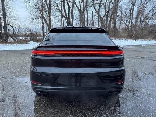 2024 Porsche Cayenne Turbo