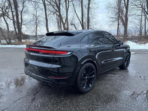 2024 Porsche Cayenne Turbo