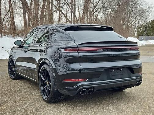 2024 Porsche Cayenne Turbo