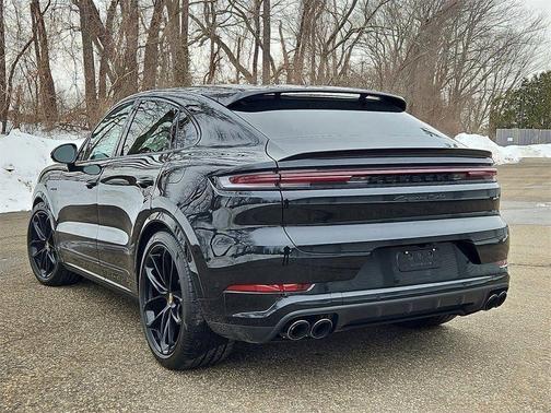 2024 Porsche Cayenne Turbo