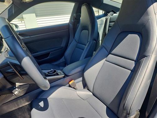 2025 Porsche 911 Carrera